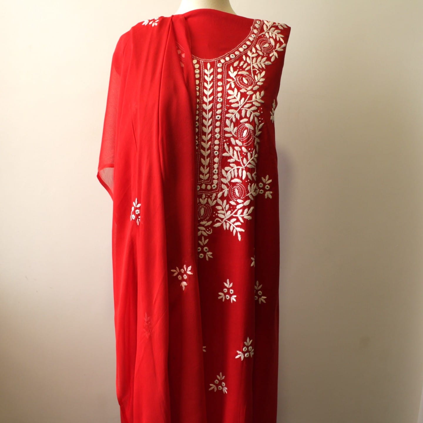 UNSTITCHED 3 PIECE HAND EMBRIODERED AND MIRROR WORK