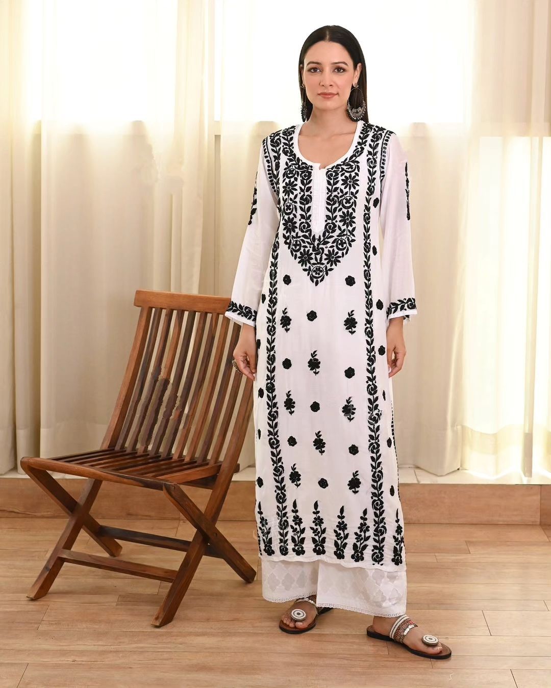 WHITE KURTA HAND EMBROIDERED