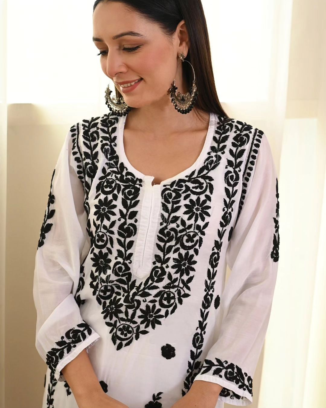 WHITE KURTA HAND EMBROIDERED