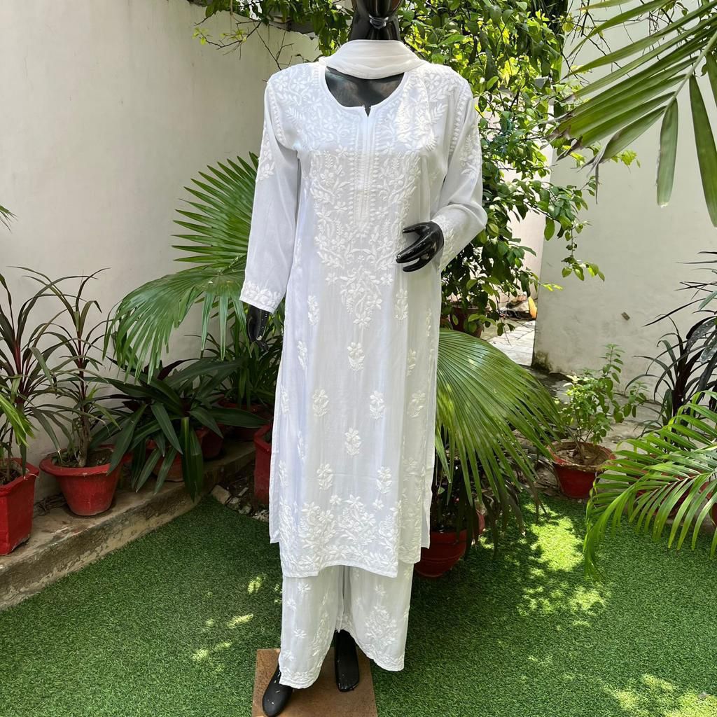 WHITE 3 PIECE SET CHIKANKARI